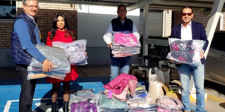 La Fiscalía Anticorrupción se solidariza participando en la campaña del DIF Estatal JUNTOS ¡sin frío!