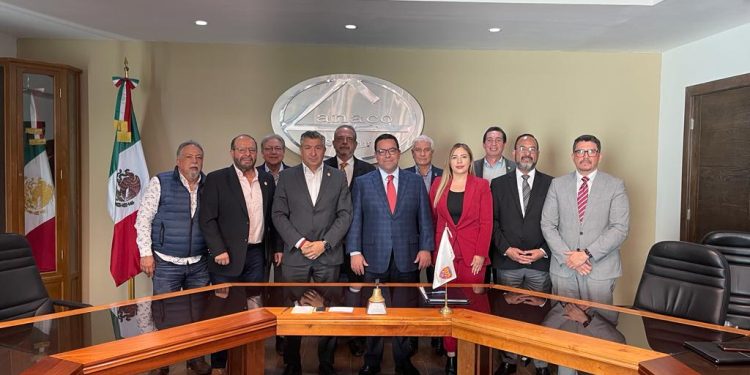 Acuerdan Fiscalía Anticorrupción y Canaco crear mesa de diálogo para colaboración