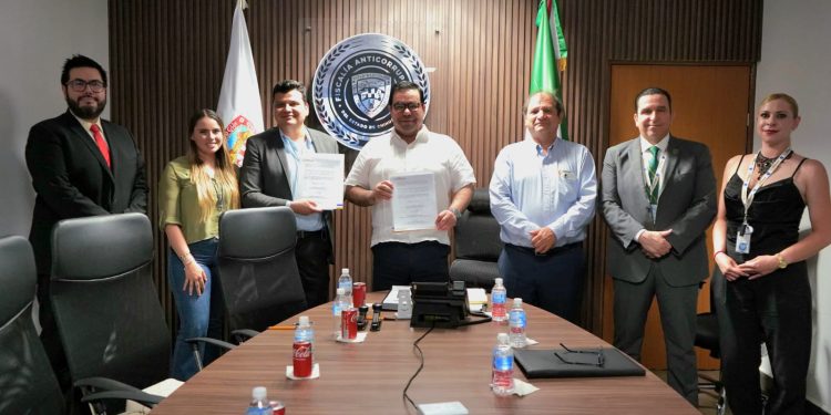 Firma Fiscalía Anticorrupción convenio con Instituto Chihuahuense de Lengua de Señas Mexicana