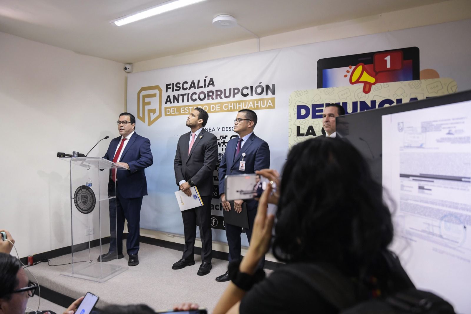 Emite juez orden de aprehensión contra exgobernador de Chihuahua J.C.J ...