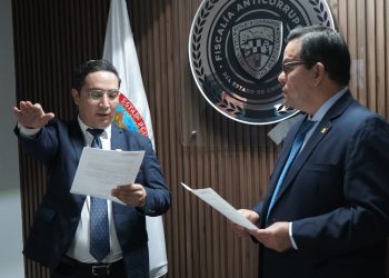 Toma protesta Fiscal a nuevo titular de Transparencia de la FACH