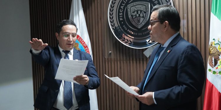 Toma protesta Fiscal a nuevo titular de Transparencia de la FACH